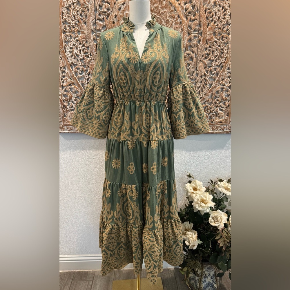 Gigio Romantic Sage Textured Print Tiered  Midi- Maxi Dress w/ Bell Sleeves, NWT - Picture 2 of 16